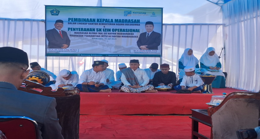 Kepala MTsN 4 Bulukumba Hadiri Pembinaan Kepala Madrasah dan Penyerahan SK Izin Operasional MA & MTs As'Adiyah Mabbarakka