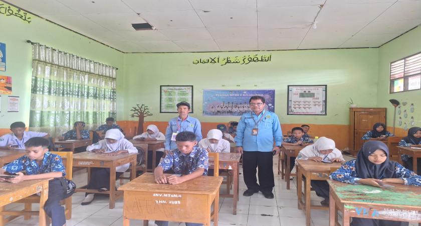 Asesmen Sumatif Akhir Semester Dimulai, Siswa MTsN 4 Bulukumba Ikuti Ujian Berbasis Digital